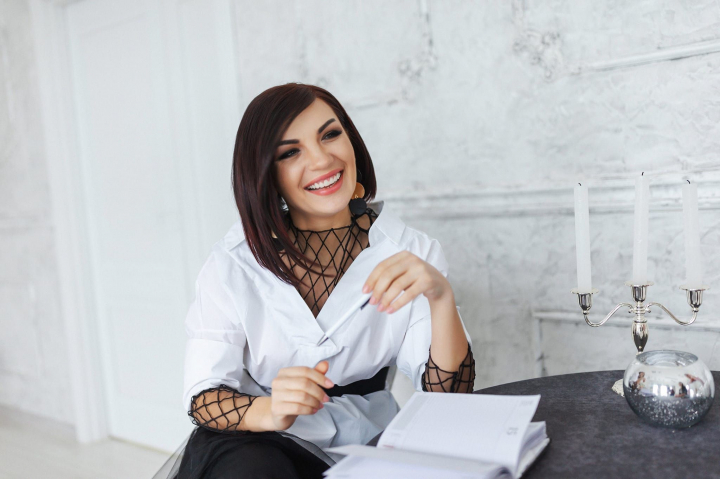 Munca si productivitate - pilonii care iti iau gandul de la razboi! Organizatoarea de evenimente Liudmila Belostecinic iti spune secretul succesului in aceasta perioada: „De ce sa stam in acea frica? Acel razboi poate sa nu vina deloc” - VIDEO Munca si productivitate - pilonii care iti iau gandul de la razboi! Organizatoarea de evenimente Liudmila Belostecinic iti spune secretul succesului in aceasta perioada: „De ce sa stam in acea frica? Acel razboi poate sa nu vina deloc” - VIDEO