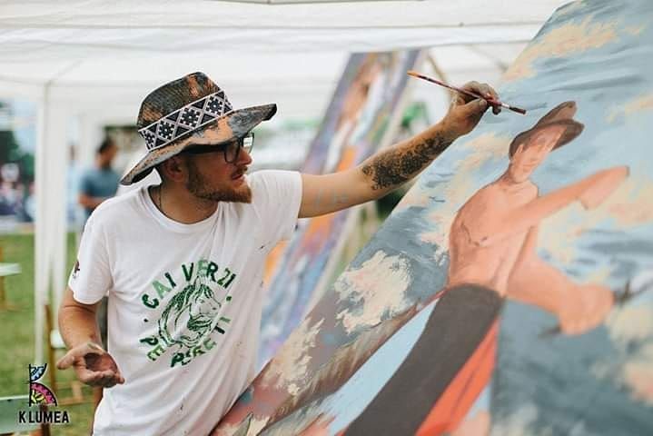 Zidul de aproape 400 de metri care te reintoarce in copilarie! Pictorul Alexei Luca a desenat cele mai valoroase personalitati romanesti: „Ma gandeam ca cei care vor trece pe langa el sa isi aminteasca de casa parinteasca, de parintii care ii asteapta” - VIDEO Zidul de aproape 400 de metri care te reintoarce in copilarie! Pictorul Alexei Luca a desenat cele mai valoroase personalitati romanesti: „Ma gandeam ca cei care vor trece pe langa el sa isi aminteasca de casa parinteasca, de parintii care ii asteapta” - VIDEO