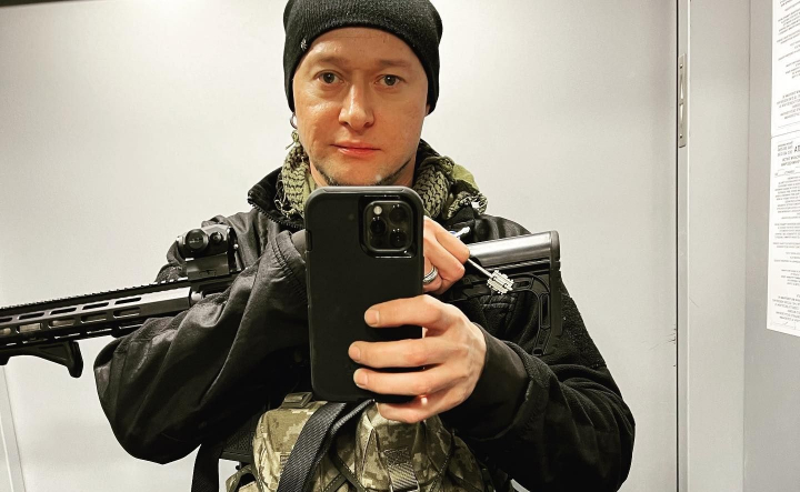 In urma unui atac, solistul trupei Bumboks, Hlivniuc Andrei a fost ranit in fata: „Made in Rusia” - FOTO In urma unui atac, solistul trupei Bumboks, Hlivniuc Andrei a fost ranit in fata: „Made in Rusia” - FOTO