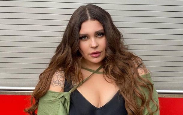 A cantat despre durerea poporului ucrainean! Solista Trupei Kazka, Oleksandra Zaritska, a lansat piesa „I AM NOT OK”: „In fiecare zi continuam sa luptam pentru un cer senin deasupra Ucrainei” - VIDEO A cantat despre durerea poporului ucrainean! Solista Trupei Kazka, Oleksandra Zaritska, a lansat piesa „I AM NOT OK”: „In fiecare zi continuam sa luptam pentru un cer senin deasupra Ucrainei” - VIDEO