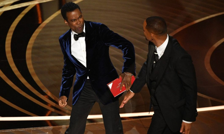 Avalansa de critici dupa cea mai controversata reactie la palma aplicata de Will Smith lui Chris Rock: „Violenta nu este niciodata justificata” Avalansa de critici dupa cea mai controversata reactie la palma aplicata de Will Smith lui Chris Rock: „Violenta nu este niciodata justificata”
