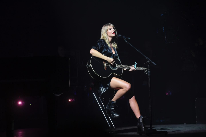 Taylor Swift va primi un doctorat onorific din partea NYU: „Este una dintre cele mai celebre artiste ale generatiei sale”