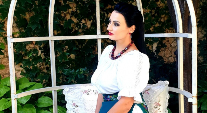 O femeie puternica in tot sensul cuvantului! Interpreta Lilia Rosca nu este tulburata de panica si groaza din cauza razboiului din Ucraina: „Eu nu ma tem de moarte” - VIDEO O femeie puternica in tot sensul cuvantului! Interpreta Lilia Rosca nu este tulburata de panica si groaza din cauza razboiului din Ucraina: „Eu nu ma tem de moarte” - VIDEO