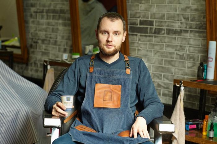 Ai o barba si nu stii cum sa o ingrijesti? Barbierul Constantin Lisnic iti explica ce produse trebuie sa folosesti in dependenta de lungimea parului - VIDEO Ai o barba si nu stii cum sa o ingrijesti? Barbierul Constantin Lisnic iti explica ce produse trebuie sa folosesti in dependenta de lungimea parului - VIDEO