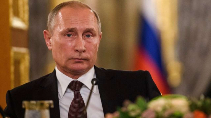 Starea de sanatate a lui Vladimir Putin! Liderul Kremlinului ar fi inconjurat de doctori, inclusiv de un specialist in cancer tiroidian: „Face bai in extract din coarne de cerb” Starea de sanatate a lui Vladimir Putin! Liderul Kremlinului ar fi inconjurat de doctori, inclusiv de un specialist in cancer tiroidian: „Face bai in extract din coarne de cerb”