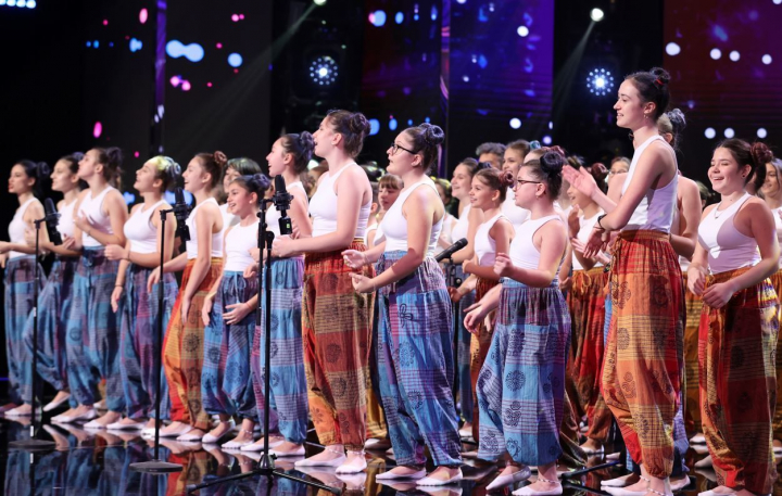 Happy Kids au cantat la Romanii au Talent piesa „Happy” a lui Pharrell Williams intr-o maniera inedita - VIDEO Happy Kids au cantat la Romanii au Talent piesa „Happy” a lui Pharrell Williams intr-o maniera inedita - VIDEO