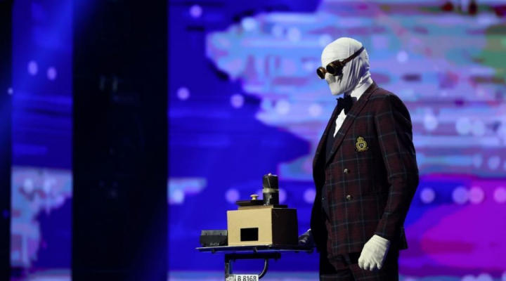 Klek Entos - un numar de magie cum nu s-a mai vazut pe scena talentelor - VIDEO Klek Entos - un numar de magie cum nu s-a mai vazut pe scena talentelor - VIDEO