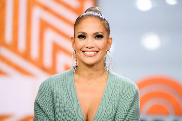 Jennifer Lopez, o noua aparitie fara pic de machiaj. Artista are 52 de ani, dar arata ca o pustoaica - FOTO Jennifer Lopez, o noua aparitie fara pic de machiaj. Artista are 52 de ani, dar arata ca o pustoaica - FOTO