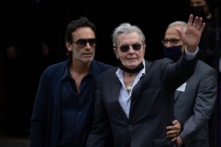 Alain Delon, acuzat de violenta de catre fiul sau, Anthony: „Tata m-a batut cu biciul!”