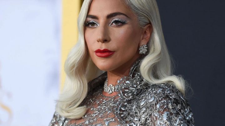 Lady Gaga, regina scenei la Grammy 2022. A cucerit toate privirile intr-o rochie spectaculoasa in stilul Marilyn Monroe - FOTO