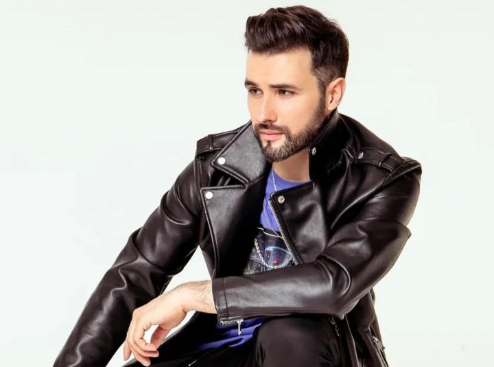 Tanar, frumos si foarte criticat! Interpretul Maxim Zavidia a intrat in gura lumii. Vezi ce replici taioase a oferit artistul haterilor: „Inca nu stiti in ce stare si dispozitie neplacuta pot sa fiu eu si cum as putea sa va raspund.” - VIDEO Tanar, frumos si foarte criticat! Interpretul Maxim Zavidia a intrat in gura lumii. Vezi ce replici taioase a oferit artistul haterilor: „Inca nu stiti in ce stare si dispozitie neplacuta pot sa fiu eu si cum as putea sa va raspund.” - VIDEO