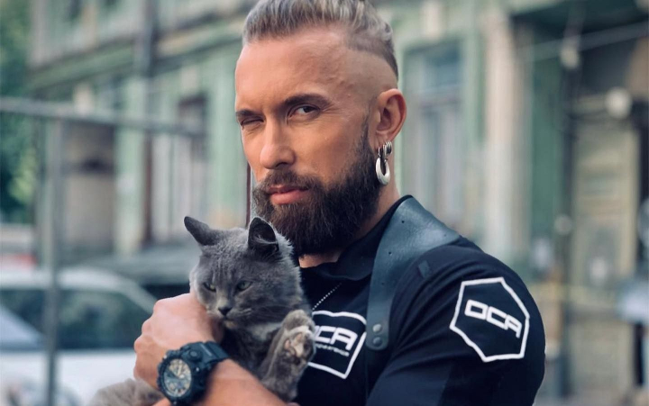 Din actor s-a transformat in salvator de pisici abandonate! Ucraineanul Alexei Surovtsev ajuta zilnic zeci de animale care la fel sufera din cauza razboiului din Ucraina - FOTO/VIDEO
