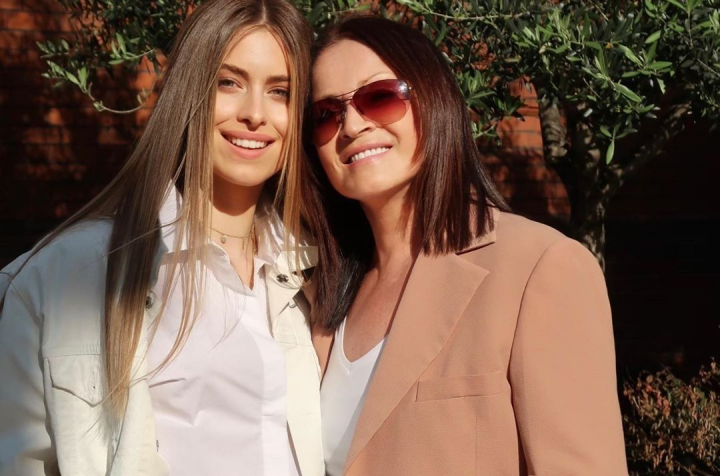 Nepoata Sofiei Rotaru si-a indemnat prietenii din strainatate sa ajute poporul ucrainean. Sonya Evdokimenko: „Patruzeci de zile de razboi. Milioane de oameni s-au confruntat cu raul absolut.” Nepoata Sofiei Rotaru si-a indemnat prietenii din strainatate sa ajute poporul ucrainean. Sonya Evdokimenko: „Patruzeci de zile de razboi. Milioane de oameni s-au confruntat cu raul absolut.”