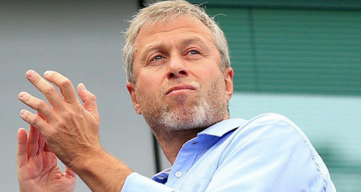 Ce a facut Roman Abramovici cu iahtul de 600 de milioane de euro, dupa ce englezii i-au cerut sa-l mute din nou - VIDEO Ce a facut Roman Abramovici cu iahtul de 600 de milioane de euro, dupa ce englezii i-au cerut sa-l mute din nou - VIDEO