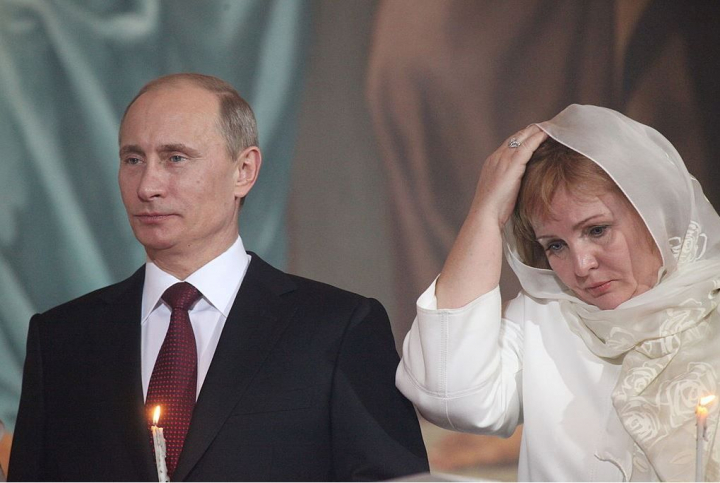 Ce nu se stie despre fosta sotie a lui Vladimir Putin? "Trebuie sa fi fost ceva despre Volodya [Vladimir]"