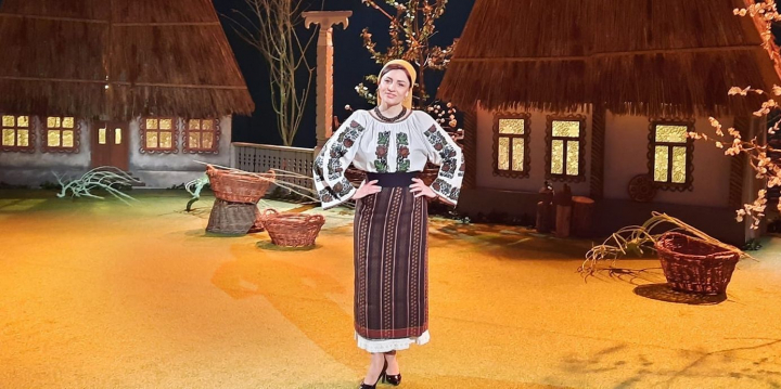 Interpreta Lilia Focsa a lansat o piesa, in colaborare cu Orchestra Lautarii „Tata, azi e ziua ta”, pe care a dedicat-o socrului sau: „De cand nu il am pe tata alaturi de mine, el il inlocuieste” - VIDEO