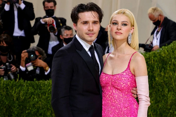 Motivul pentru care Brooklyn Beckham si logodnica sa au semnat un contract prenuptial. Averea impresionanta a familiei Nicolei Peltz Motivul pentru care Brooklyn Beckham si logodnica sa au semnat un contract prenuptial. Averea impresionanta a familiei Nicolei Peltz