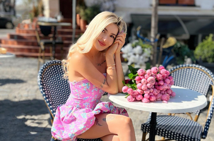 Sezonul cald e aici, iar tu nu ai reusit inca sa iti organizezi garderoba si tinutele? Bloggerita Tatiana Koberidze vine in intampinarea ta si iti propune cateva idei stilate pentru acesta primavara - VIDEO Sezonul cald e aici, iar tu nu ai reusit inca sa iti organizezi garderoba si tinutele? Bloggerita Tatiana Koberidze vine in intampinarea ta si iti propune cateva idei stilate pentru acesta primavara - VIDEO