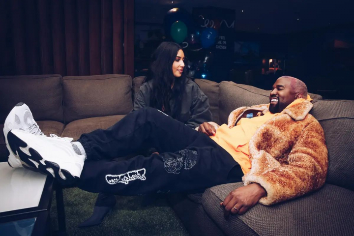 Kim Kardashian, declaratii surprinzatoare despre fostul sau sot, Kanye West: „Eu si Kanye vom fi mereu o familie” Kim Kardashian, declaratii surprinzatoare despre fostul sau sot, Kanye West: „Eu si Kanye vom fi mereu o familie”