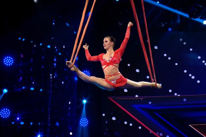 Olga Vasilyeva, acrobata care i-a tinut pe jurati cu sufletul la gura: “A fost supraomenesc! Mi-as dori sa te vad in toate editiile viitoare!” - VIDEO Olga Vasilyeva, acrobata care i-a tinut pe jurati cu sufletul la gura: “A fost supraomenesc! Mi-as dori sa te vad in toate editiile viitoare!” - VIDEO
