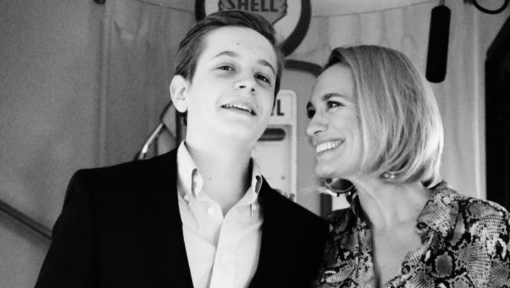Andreea Esca, emotionata la revederea cu fiul ei. Cum si-a surprins Aris mama - FOTO
Andreea Esca, emotionata la revederea cu fiul ei. Cum si-a surprins Aris mama - FOTO