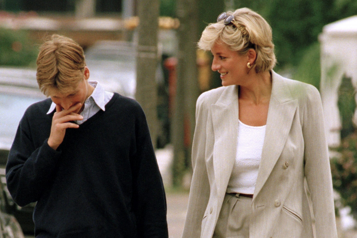 Printul William a fost, odata, atat de furios pe mama sa, Diana, c-a refuzat sa-i raspunda la telefon. Vezi care a fost motivul Printul William a fost, odata, atat de furios pe mama sa, Diana, c-a refuzat sa-i raspunda la telefon. Vezi care a fost motivul