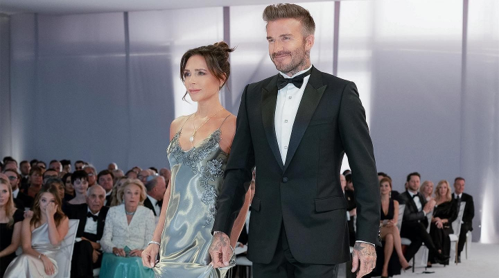 Victoria Beckham a purtat un diamant de 2,6 milioane de dolari, cu o semnificatie speciala, la nunta fiului sau - FOTO Victoria Beckham a purtat un diamant de 2,6 milioane de dolari, cu o semnificatie speciala, la nunta fiului sau - FOTO