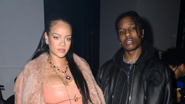 Rihanna si A$AP Rocky s-ar fi despartit, desi se pregatesc sa devina parinti. Cine ar fi femeia cu care artistul ar fi inselat-o - FOTO Rihanna si A$AP Rocky s-ar fi despartit, desi se pregatesc sa devina parinti. Cine ar fi femeia cu care artistul ar fi inselat-o - FOTO