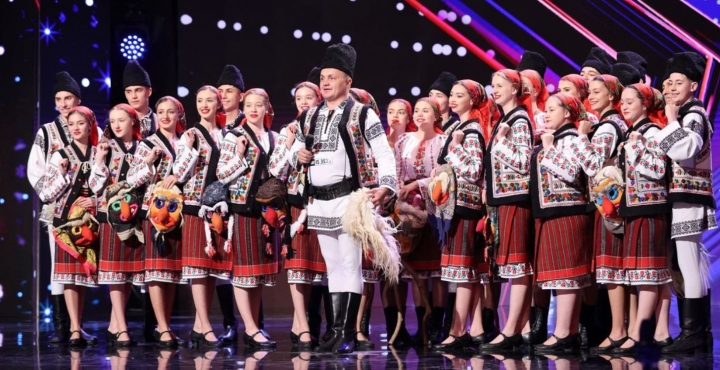 “M-ati uns la inima!”. Ansamblul Folcloric Codrii Neamtului le-a aratat juratilor de la Romanii au Talent “Jocul Mastilor” - VIDEO “M-ati uns la inima!”. Ansamblul Folcloric Codrii Neamtului le-a aratat juratilor de la Romanii au Talent “Jocul Mastilor” - VIDEO
