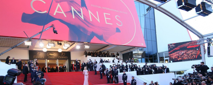 Filmele sponsorizate de Roman Abramovici, dar si deschiderea festivalului cu filmul intitulat - Z - criticat in mediul online! Ce spun participantii la Festivalul de film de la Cannes 2022 - FOTO Filmele sponsorizate de Roman Abramovici, dar si deschiderea festivalului cu filmul intitulat - Z - criticat in mediul online! Ce spun participantii la Festivalul de film de la Cannes 2022 - FOTO