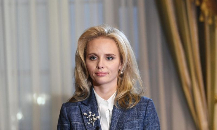 Fiica cea mare a lui Vladimir Putin - impiedicata de tatal ei sa plece din Rusia. Presedintele rus i-a intarit securitatea Fiica cea mare a lui Vladimir Putin - impiedicata de tatal ei sa plece din Rusia. Presedintele rus i-a intarit securitatea