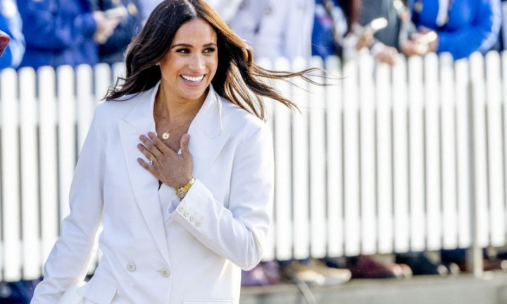 Meghan Markle, protagonista unui moment demn de toata lauda. Ce a facut ducesa pentru o tanara mama cu un bebelus in brate - FOTO