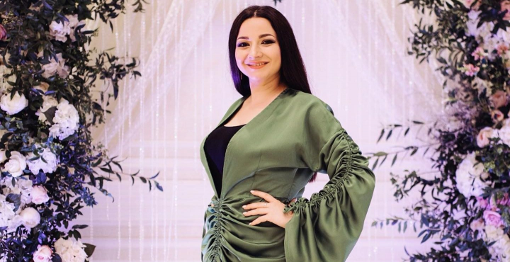 Pandemia a motivat-o sa isi schimbe viata radical! Interpreta Iulia Hajim a slabit cu 16 kg in doar patru luni, fara diete stricte si extreme: „Sunt intr-o relatie de dragoste cu mancarea, iar cheia siluetei perfecte este...” - VIDEO Pandemia a motivat-o sa isi schimbe viata radical! Interpreta Iulia Hajim a slabit cu 16 kg in doar patru luni, fara diete stricte si extreme: „Sunt intr-o relatie de dragoste cu mancarea, iar cheia siluetei perfecte este...” - VIDEO