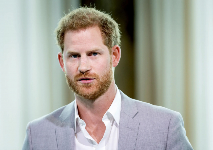 Reactia lui Harry cand a fost intrebat daca ii lipsesc tatal si fratele lui: „Ma concentreaz pe familia mea!” Reactia lui Harry cand a fost intrebat daca ii lipsesc tatal si fratele lui: „Ma concentreaz pe familia mea!”