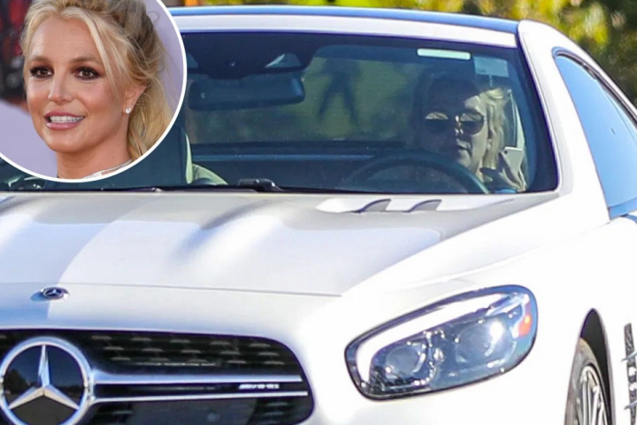 Britney Spears a fost amendata pentru depasirea vitezei, la cateva luni de cand i s-a permis sa conduca iar dupa o pauza de 13 ani
