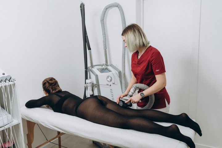 Scapa de celulita cu ajutorul masajului trasdermic! Ce spune Diana Ballerini dupa ce a incercat acaesta procedura: „Senzatiile sunt placute, nu dureroase..” - VIDEO Scapa de celulita cu ajutorul masajului trasdermic! Ce spune Diana Ballerini dupa ce a incercat acaesta procedura: „Senzatiile sunt placute, nu dureroase..” - VIDEO