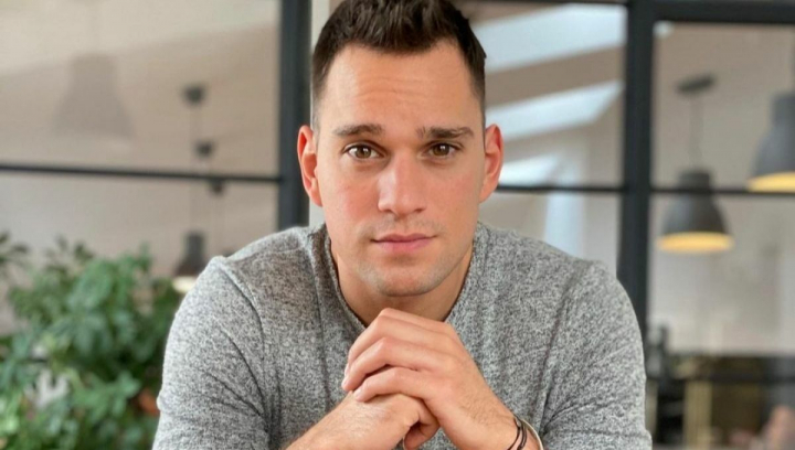 Vlad Gherman, ipostaza de soc pentru fani! Cum s-a fotografiat artistul alaturi de actuala si fosta iubita - FOTO Vlad Gherman, ipostaza de soc pentru fani! Cum s-a fotografiat artistul alaturi de actuala si fosta iubita - FOTO
