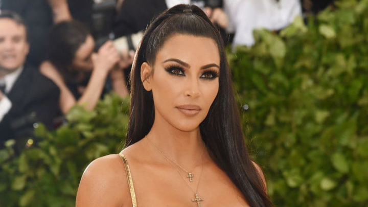 Kim Kardashian a vorbit despre imaginile intime filmate in urma cu 20 de ani: „A fost o greseala. Sunt si eu om” Kim Kardashian a vorbit despre imaginile intime filmate in urma cu 20 de ani: „A fost o greseala. Sunt si eu om”