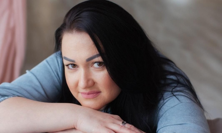 Vei merge la biserica pentru a sfinti bucatele in noaptea Invierii? Cum iti poti decora cosul si masa de sarbatoare, afla de la Axenia Matveiuc: „Pentru aceasta zi Sfanta, harnicutele noastre brodeaza proasoape si fundite” - VIDEO Vei merge la biserica pentru a sfinti bucatele in noaptea Invierii? Cum iti poti decora cosul si masa de sarbatoare, afla de la Axenia Matveiuc: „Pentru aceasta zi Sfanta, harnicutele noastre brodeaza proasoape si fundite” - VIDEO