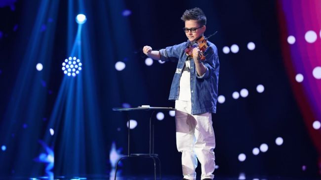 Romanii au talent 2022: Aris Arhire a impresionat juriul cu talentul sau de a canta la vioara: „Nu am mai vazut asa ceva!”