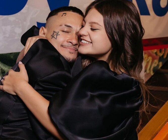 La doar cateva saptamani dupa anuntarea divortului, rapperul Morgenstern a cerut-o din nou in casatorie pe fosta sa sotie. Ce raspuns a dat aceasta: „Pentru a doua oara....” - VIDEO La doar cateva saptamani dupa anuntarea divortului, rapperul Morgenstern a cerut-o din nou in casatorie pe fosta sa sotie. Ce raspuns a dat aceasta: „Pentru a doua oara....” - VIDEO