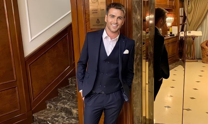 „Sunt eroii mei!” Ionel Istrati - imagine rara cu parintii sai. Interpretul este copia tatalui - FOTO „Sunt eroii mei!” Ionel Istrati - imagine rara cu parintii sai. Interpretul este copia tatalui - FOTO