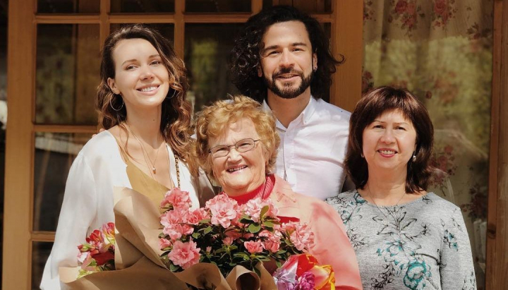 Bunica lui Pasha Parfeni a implinit 88 de ani! Vezi cum a felicitat-o interpretul pe pagina sa de Instagram: „Frumoasa cifra, nu-i asa?” - FOTO Bunica lui Pasha Parfeni a implinit 88 de ani! Vezi cum a felicitat-o interpretul pe pagina sa de Instagram: „Frumoasa cifra, nu-i asa?” - FOTO