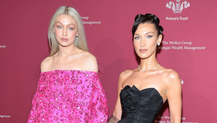 Extremele se atrag! Surorile Gigi si Bella Hadid au uimit cu tinute total opuse, dar care se combina perfect alaturi la gala de caritate a printului Charles - FOTO Extremele se atrag! Surorile Gigi si Bella Hadid au uimit cu tinute total opuse, dar care se combina perfect alaturi la gala de caritate a printului Charles - FOTO
