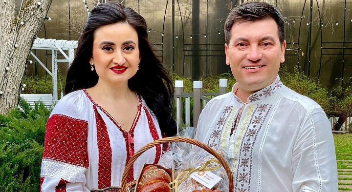 Razboiul i-a inspirat! Costi Burlacu si Corina Tepes au lansat o melodie sufleteasca, in care cer tuturor sa faca pace pe pamant: „Ma simteam vinovat ca dorm in patul meu caldut, in timp ce alti oameni dorm intr-un subsol rece” - VIDEO Razboiul i-a inspirat! Costi Burlacu si Corina Tepes au lansat o melodie sufleteasca, in care cer tuturor sa faca pace pe pamant: „Ma simteam vinovat ca dorm in patul meu caldut, in timp ce alti oameni dorm intr-un subsol rece” - VIDEO