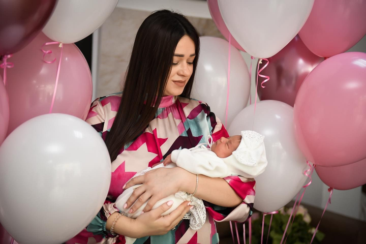 Chiar daca a avut o nastere complicata sustine ca isi mai doreste copii! Afla de la Daniela Cheltuitor cum se simte in rolul de proaspata mamica si daca s-a confruntat cu depresia postnatala: „Am stat in travaliu in jur de 16 ore” - VIDEO Chiar daca a avut o nastere complicata sustine ca isi mai doreste copii! Afla de la Daniela Cheltuitor cum se simte in rolul de proaspata mamica si daca s-a confruntat cu depresia postnatala: „Am stat in travaliu in jur de 16 ore” - VIDEO