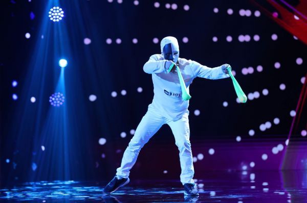 Andrei Luca a impresionat cu miscarile sale de breakdance la Romanii au Talent. De ce nu l-a convins pe Bobonete - VIDEO Andrei Luca a impresionat cu miscarile sale de breakdance la Romanii au Talent. De ce nu l-a convins pe Bobonete - VIDEO