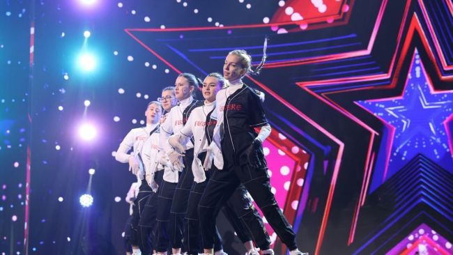 Jokers Crew, coregrafie exploziva pe scena talentelor: „Aveti 4 de DA!” - VIDEO Jokers Crew, coregrafie exploziva pe scena talentelor: „Aveti 4 de DA!” - VIDEO