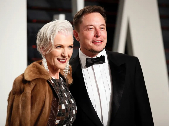 Elon Musk si-a adus mama ca partenera la Met Gala, in prima lui aparitie dupa ce a cumparat Twitter - FOTO