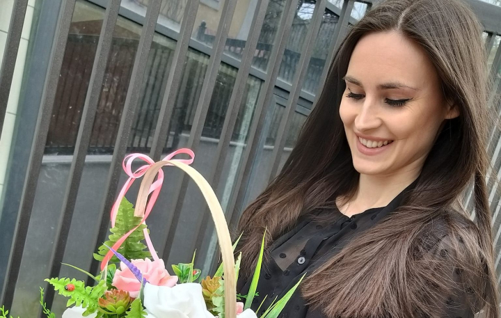 Dintr-un hobby - a devenit o afacere! Daca florile obisnuite se ofilesc repede, Marina Grosu a decis sa confectioneze flori din sapun care miroase impecabil: „Am inceput sa studiez singura, imi apareau diverse idei, experimentam” - VIDEO Dintr-un hobby - a devenit o afacere! Daca florile obisnuite se ofilesc repede, Marina Grosu a decis sa confectioneze flori din sapun care miroase impecabil: „Am inceput sa studiez singura, imi apareau diverse idei, experimentam” - VIDEO